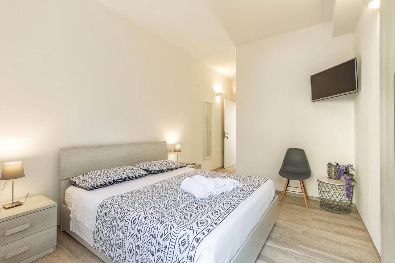Alexander B&B Тортоли Экстерьер фото